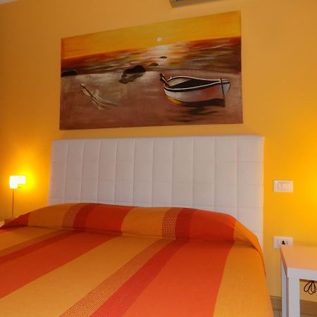 Hotel Residence Sole Fontanafredda Екстер'єр фото