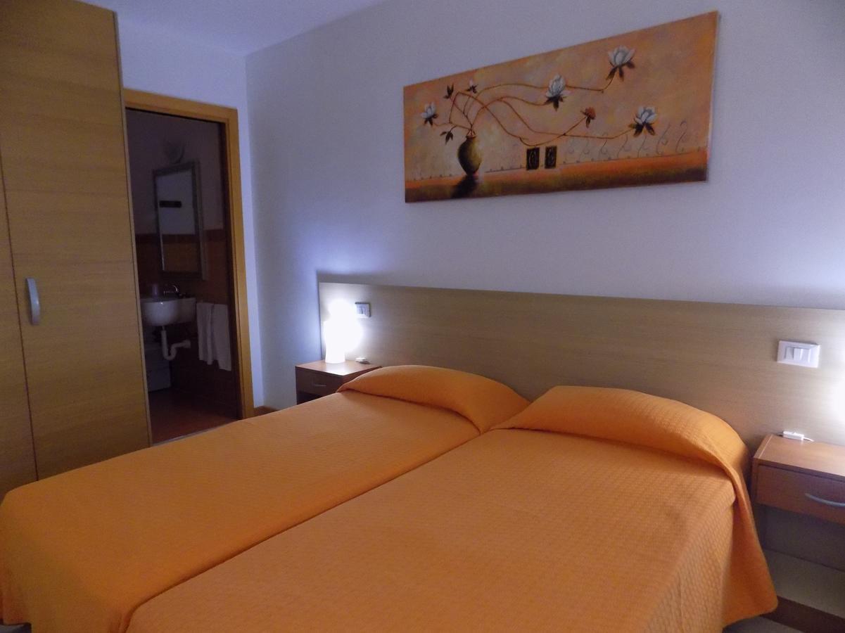 Hotel Residence Sole Fontanafredda Екстер'єр фото