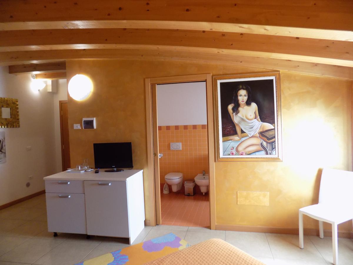 Hotel Residence Sole Fontanafredda Екстер'єр фото