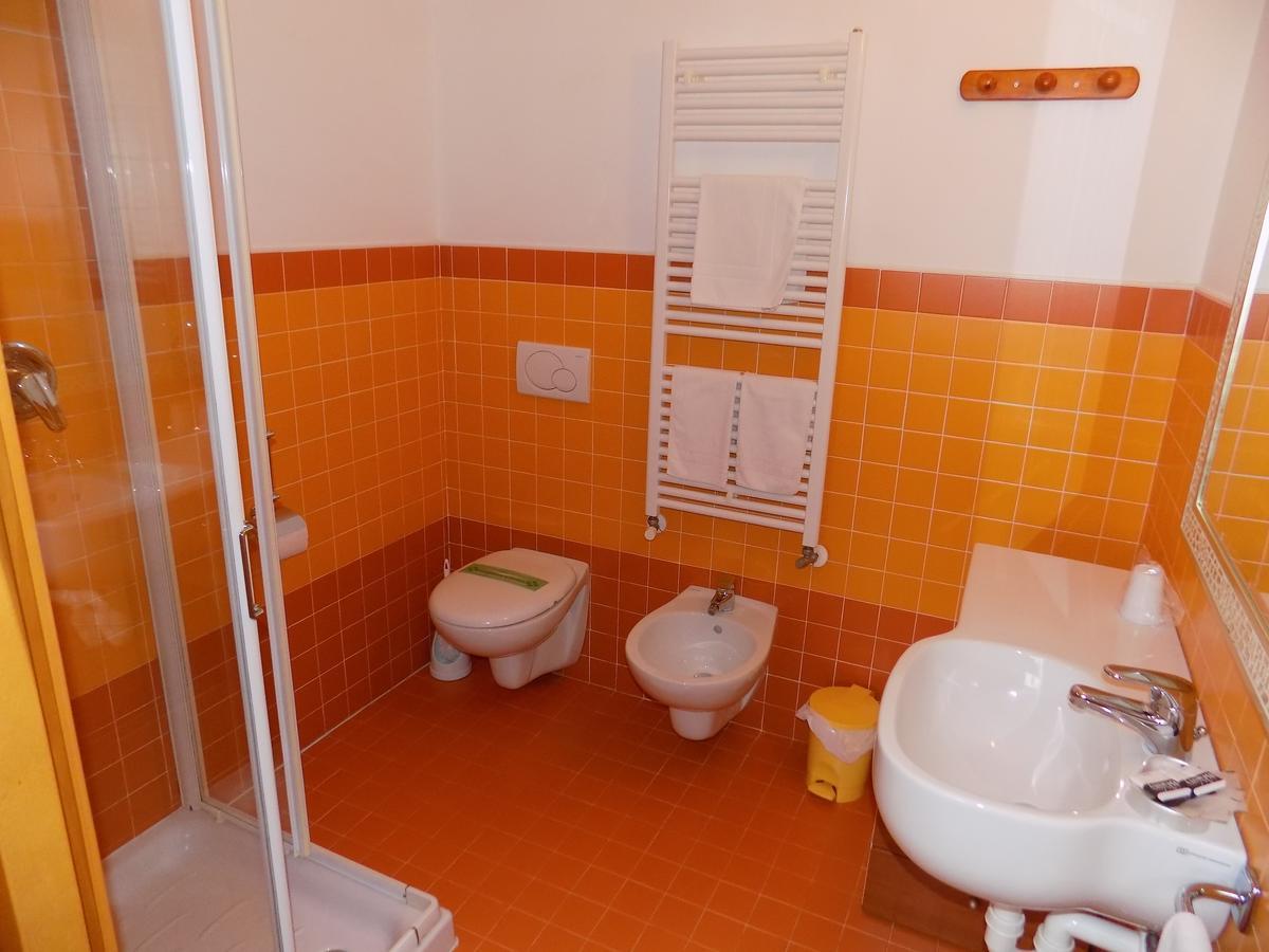 Hotel Residence Sole Fontanafredda Екстер'єр фото